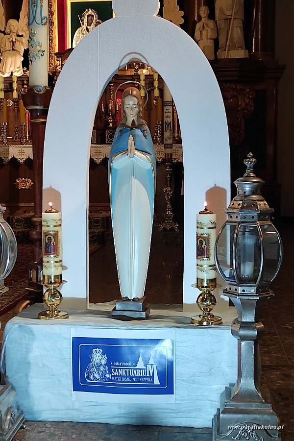 18 Eucharystia w Sanktuarium Matki Boskiej Pocieszenia.jpg